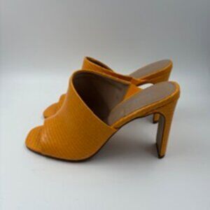 CHARLES by Charles David Genie Sandals in Textured Orange Finish Size 5M